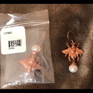 Rose gold color and cultured pearl bee earrings